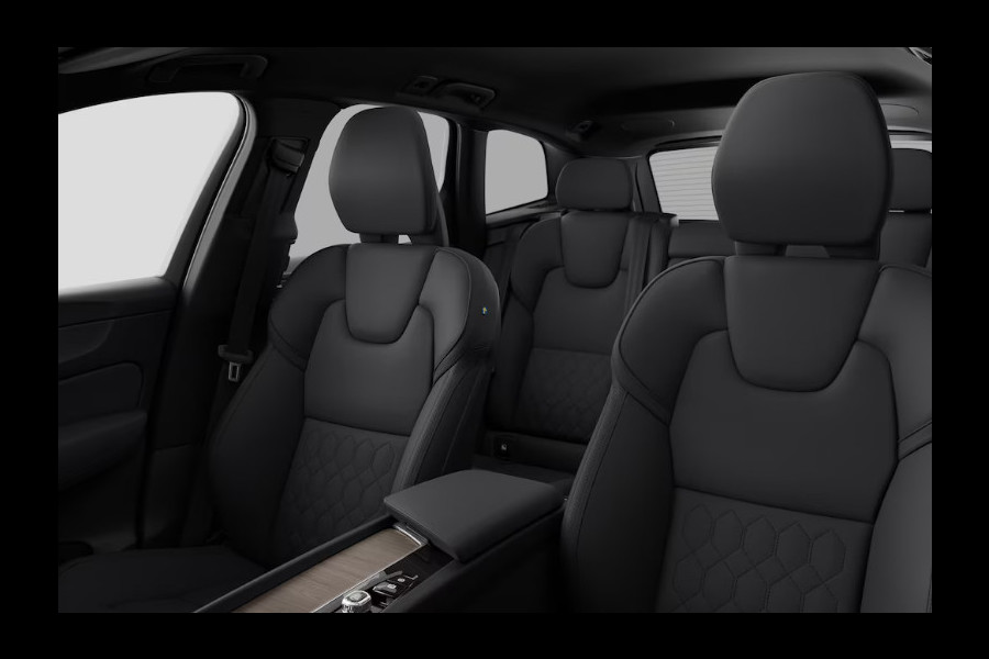 Volvo XC60 T6 350PK Automaat Plug-in hybrid AWD Plus Dark Elektrisch bedienbare voorstoelen met geheugen/ Stoelverwarming/ Stuurverwarming/ Harman Kardon audio/ 360 Camera/ BLIS