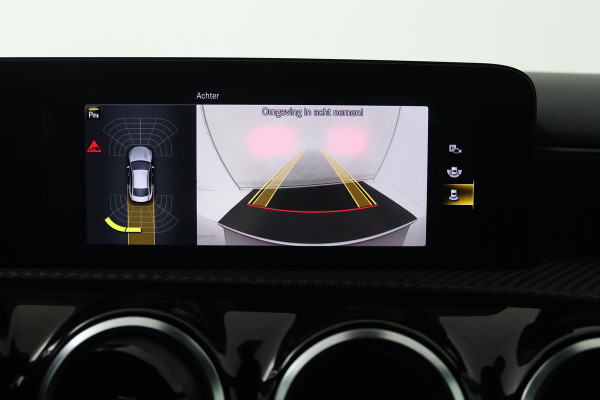 Mercedes-Benz CLA-Klasse 180 Business Solution (STOELVERWARMING, ACHTERUITRIJCAMERA, CRUISE CONTROL, PARKEERSENSOREN)
