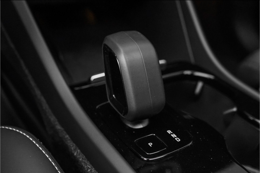 Volvo XC40 Recharge Ultimate Pano H/K ACC 20"
