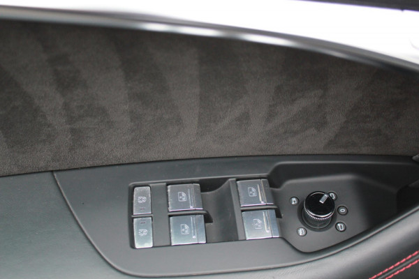 Audi A6 Avant RS 6 TFSI quattro