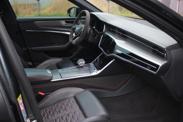 Audi A6 Avant RS 6 TFSI quattro