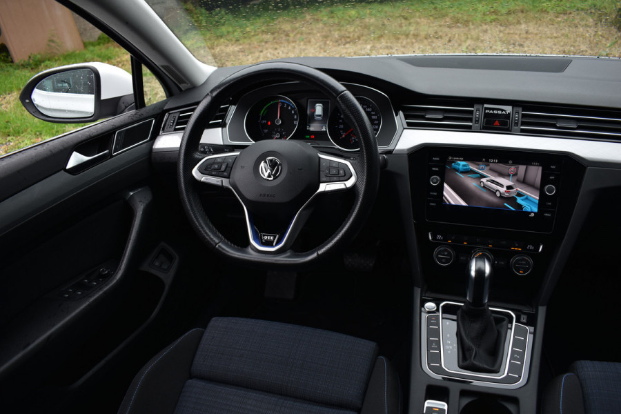 Volkswagen Passat Variant 218PK DSG HYBRID GTE BUSINESS TREKHAAK/NAVI/CAMERA