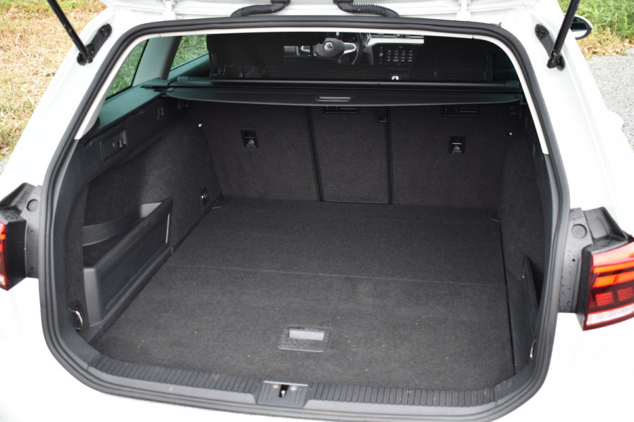Volkswagen Passat Variant 218PK DSG HYBRID GTE BUSINESS TREKHAAK/NAVI/CAMERA