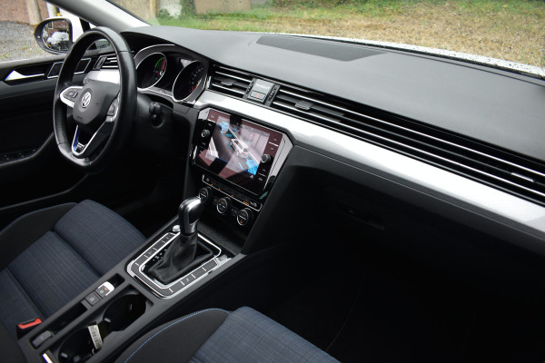 Volkswagen Passat Variant 218PK DSG HYBRID GTE BUSINESS TREKHAAK/NAVI/CAMERA