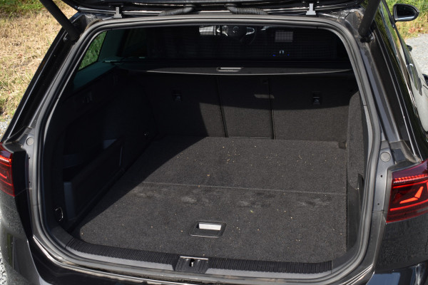 Volkswagen Passat Variant 218PK DSG HYBRID GTE BUSINESS TREKHAAK/IQ-LIGHT/VIRTUAL/LEDER