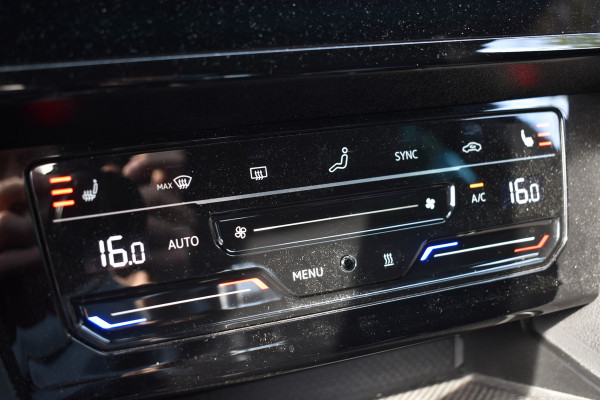 Volkswagen Passat Variant 218PK DSG HYBRID GTE BUSINESS TREKHAAK/IQ-LIGHT/VIRTUAL/LEDER