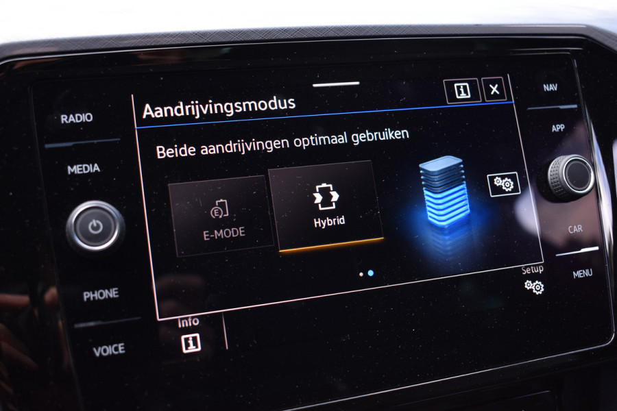 Volkswagen Passat Variant 218PK DSG HYBRID GTE BUSINESS LEDER/CAMERA/TREKHAAK/IQ-LIGHT