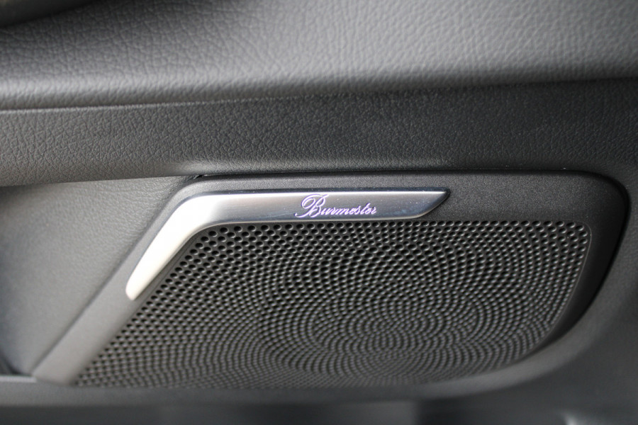 Mercedes-Benz V-Klasse 300d / DC / AMG / Panorama / 4.000km!! / Burmester / 360 Cam / Vol Opties / NIEUWSTAAT