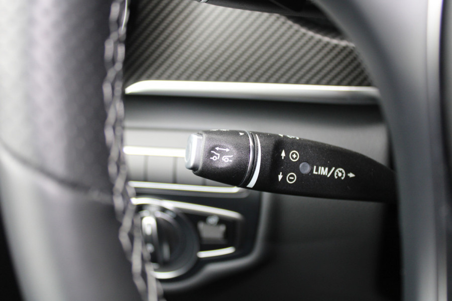 Mercedes-Benz V-Klasse 300d / DC / AMG / Panorama / 4.000km!! / Burmester / 360 Cam / Vol Opties / NIEUWSTAAT