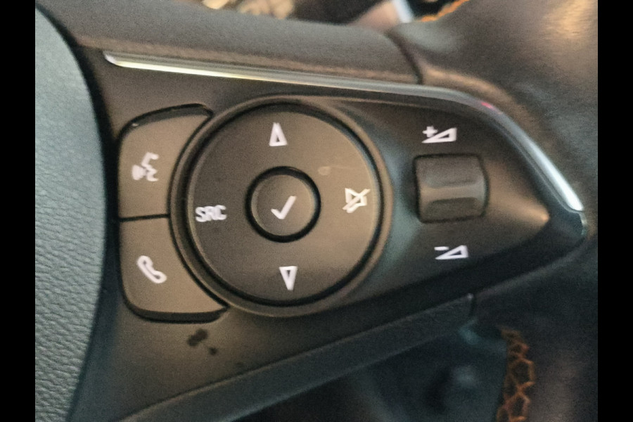 Opel Crossland X 1.2 Turbo Innovation AUTOMAAT uit 2019 Rijklaar + 12 maanden Bovag-garantie Henk Jongen Auto's in Helmond,  al 50 jaar service zoals 't hoort!