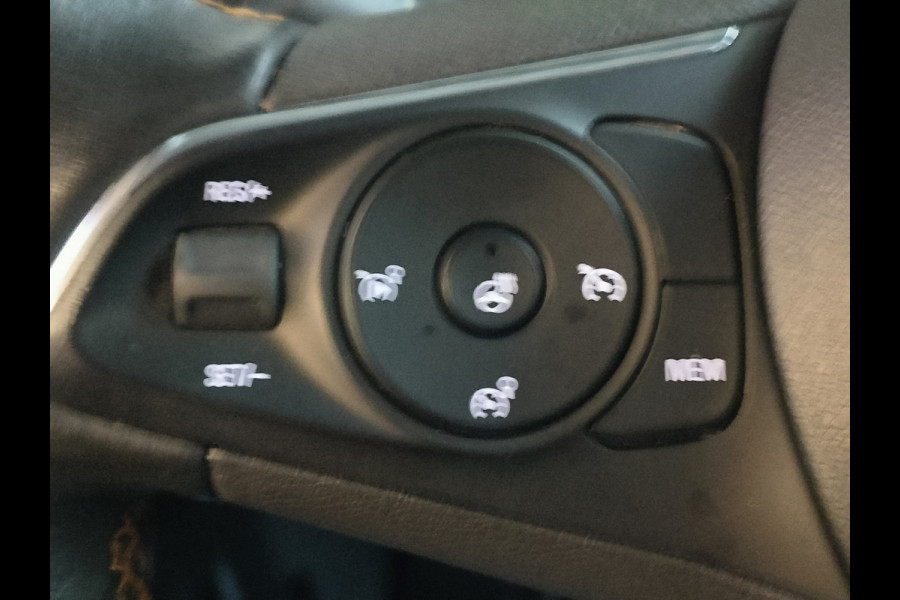 Opel Crossland X 1.2 Turbo Innovation AUTOMAAT uit 2019 Rijklaar + 12 maanden Bovag-garantie Henk Jongen Auto's in Helmond,  al 50 jaar service zoals 't hoort!