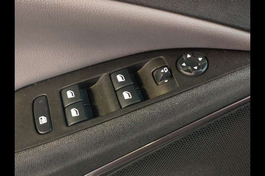 Opel Crossland X 1.2 Turbo Innovation AUTOMAAT uit 2019 Rijklaar + 12 maanden Bovag-garantie Henk Jongen Auto's in Helmond,  al 50 jaar service zoals 't hoort!