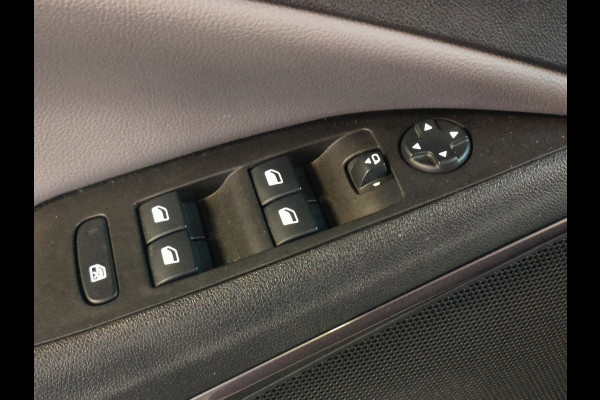 Opel Crossland X 1.2 Turbo Innovation AUTOMAAT uit 2019 Rijklaar + 12 maanden Bovag-garantie Henk Jongen Auto's in Helmond,  al 50 jaar service zoals 't hoort!