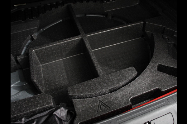 Peugeot 408 1.2 PureTech Allure 130pk Automaat | Comfort Pakket, Electrische stoelverstelling LV, stoelverwarming  Camera 360  Navigatie  Climate Control  Dab  Led Parkeer sensoren