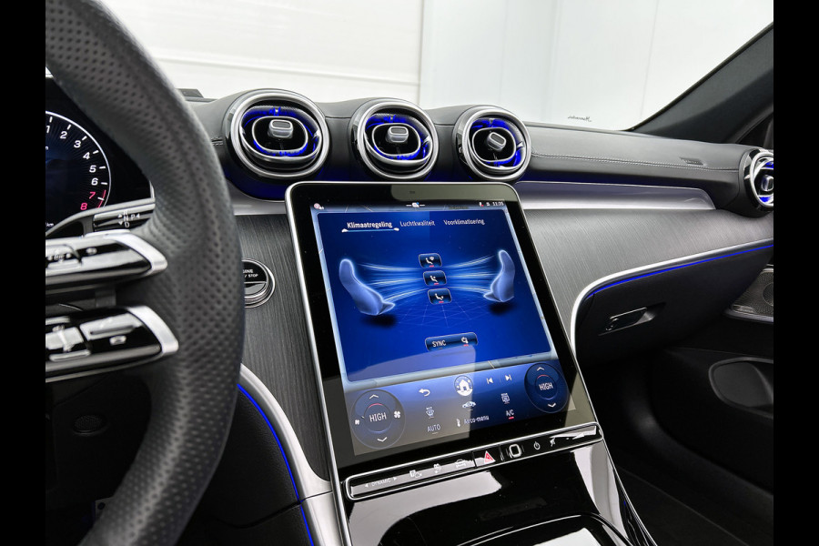 Mercedes-Benz CLE Coupé 300 e AMG Plug-In Hybride AMG Line Premium Plus | Night Pakket | Trekhaak | Distronic | Panorama Schuif-Kanteldak | Stuur en Stoelverwarming. Inclusief 24 maanden MB Certified garantie voor Europa.