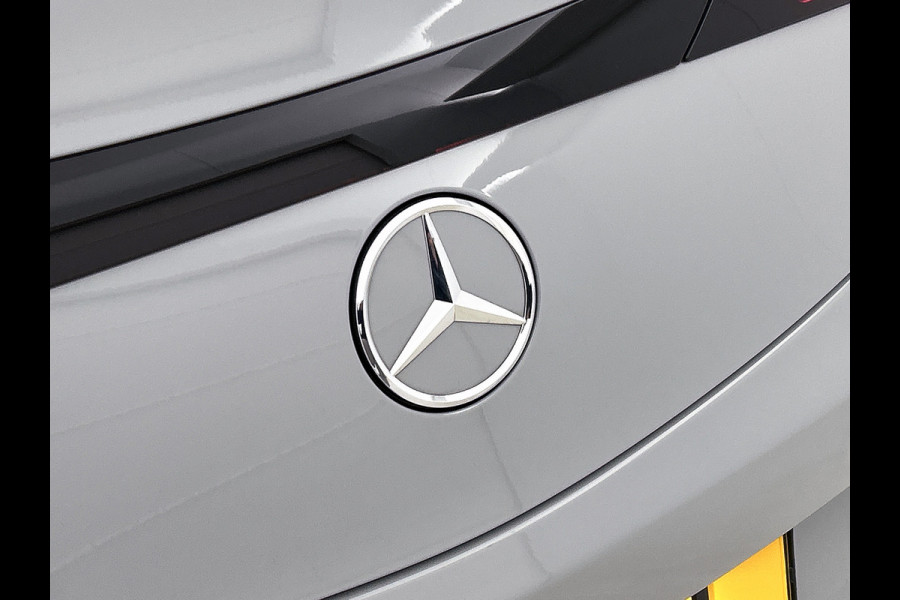 Mercedes-Benz CLE Coupé 300 e AMG Plug-In Hybride AMG Line Premium Plus | Night Pakket | Trekhaak | Distronic | Panorama Schuif-Kanteldak | Stuur en Stoelverwarming. Inclusief 24 maanden MB Certified garantie voor Europa.