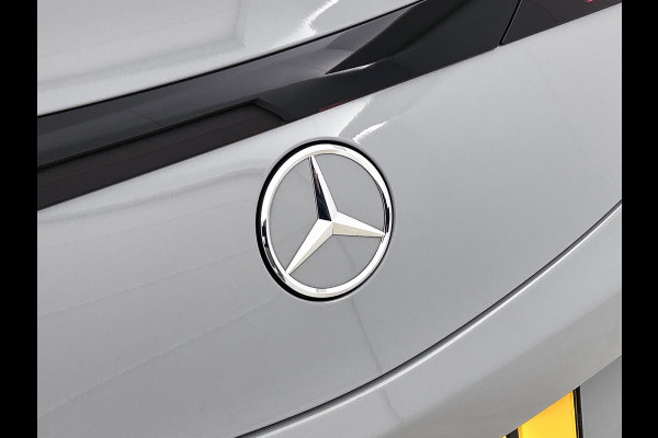 Mercedes-Benz CLE Coupé 300 e AMG Plug-In Hybride AMG Line Premium Plus | Night Pakket | Trekhaak | Distronic | Panorama Schuif-Kanteldak | Stuur en Stoelverwarming. Inclusief 24 maanden MB Certified garantie voor Europa.