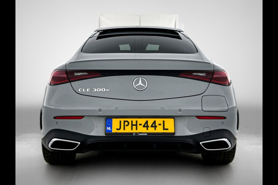 Mercedes-Benz CLE Coupé 300 e AMG Plug-In Hybride AMG Line Premium Plus | Night Pakket | Trekhaak | Distronic | Panorama Schuif-Kanteldak | Stuur en Stoelverwarming. Inclusief 24 maanden MB Certified garantie voor Europa.
