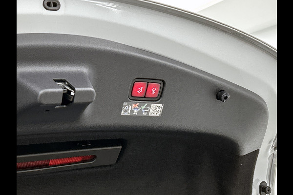 Mercedes-Benz CLE Coupé 300 e AMG Plug-In Hybride AMG Line Premium Plus | Night Pakket | Trekhaak | Distronic | Panorama Schuif-Kanteldak | Stuur en Stoelverwarming. Inclusief 24 maanden MB Certified garantie voor Europa.