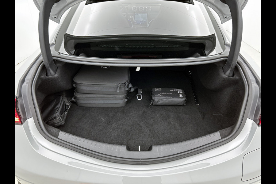 Mercedes-Benz CLE Coupé 300 e AMG Plug-In Hybride AMG Line Premium Plus | Night Pakket | Trekhaak | Distronic | Panorama Schuif-Kanteldak | Stuur en Stoelverwarming. Inclusief 24 maanden MB Certified garantie voor Europa.