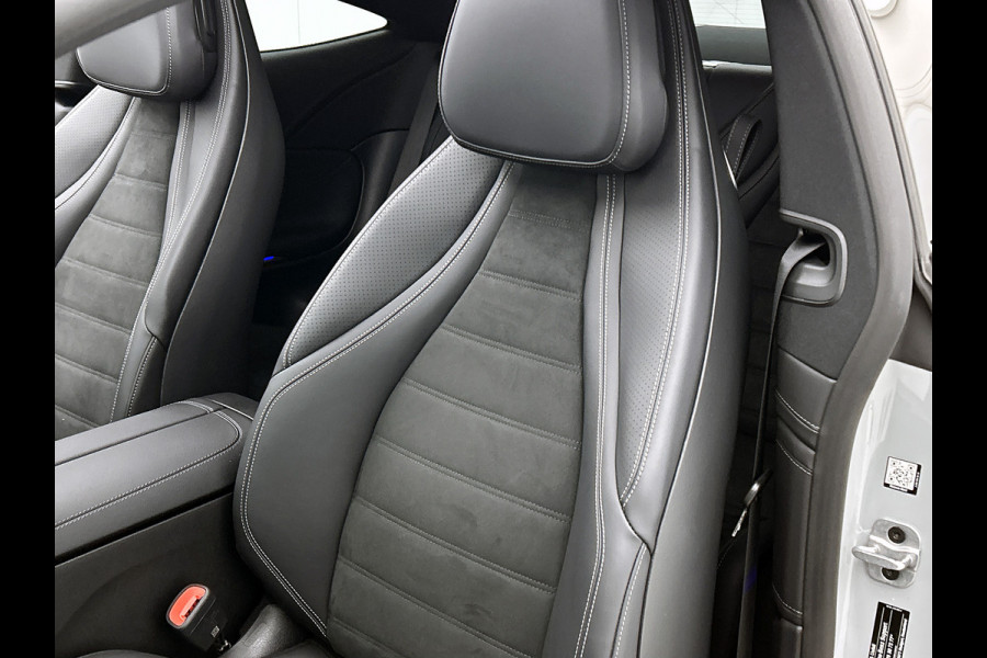 Mercedes-Benz CLE Coupé 300 e AMG Plug-In Hybride AMG Line Premium Plus | Night Pakket | Trekhaak | Distronic | Panorama Schuif-Kanteldak | Stuur en Stoelverwarming. Inclusief 24 maanden MB Certified garantie voor Europa.
