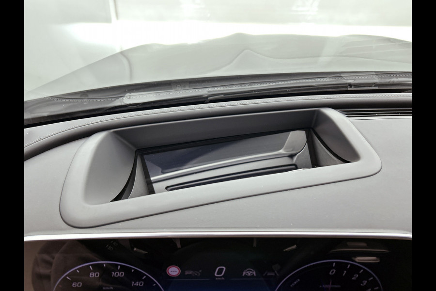 Mercedes-Benz CLE Coupé 300 e AMG Plug-In Hybride AMG Line Premium Plus | Night Pakket | Trekhaak | Distronic | Panorama Schuif-Kanteldak | Stuur en Stoelverwarming. Inclusief 24 maanden MB Certified garantie voor Europa.
