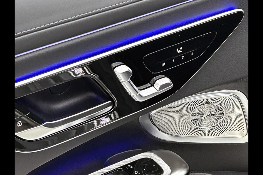 Mercedes-Benz CLE Coupé 300 e AMG Plug-In Hybride AMG Line Premium Plus | Night Pakket | Trekhaak | Distronic | Panorama Schuif-Kanteldak | Stuur en Stoelverwarming. Inclusief 24 maanden MB Certified garantie voor Europa.