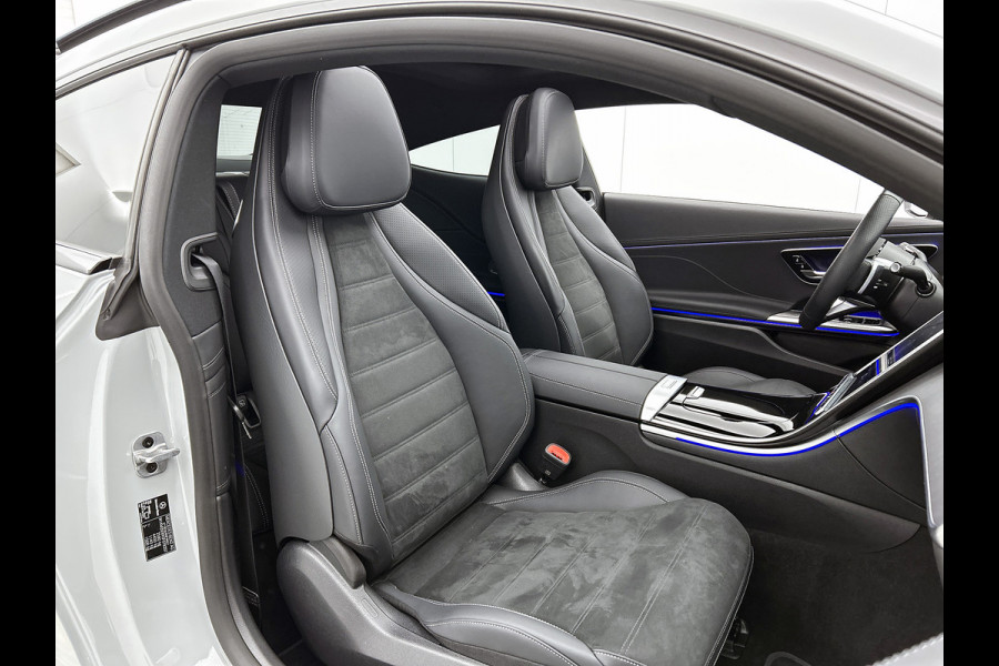 Mercedes-Benz CLE Coupé 300 e AMG Plug-In Hybride AMG Line Premium Plus | Night Pakket | Trekhaak | Distronic | Panorama Schuif-Kanteldak | Stuur en Stoelverwarming. Inclusief 24 maanden MB Certified garantie voor Europa.