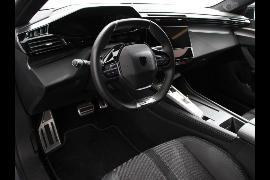 Peugeot 308 1.2 PureTech GT Climate control Adaptive cruise control Parkeersensoren Achteruitrijcamera Navigatie  LED Apple Carplay/ Android Auto