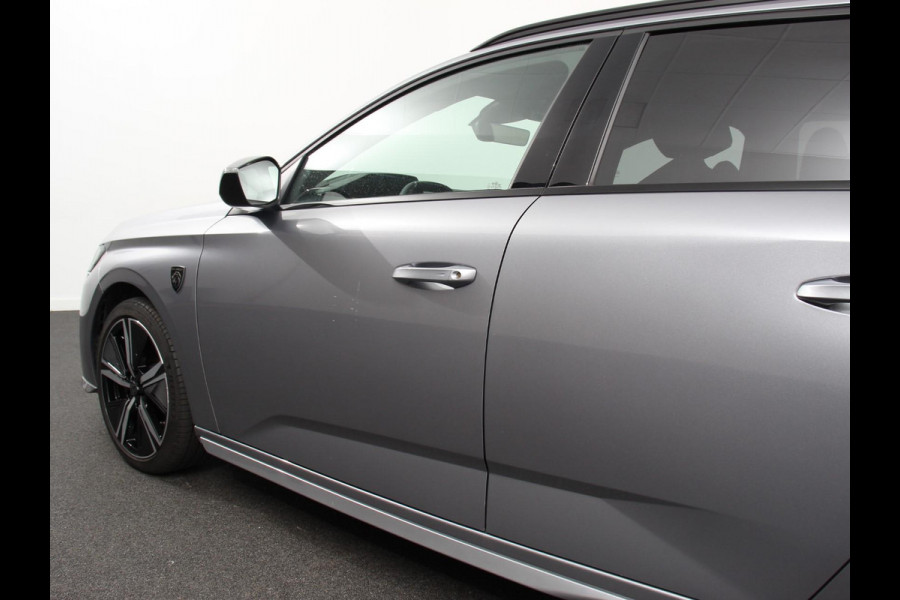 Peugeot 308 1.2 PureTech GT Climate control Adaptive cruise control Parkeersensoren Achteruitrijcamera Navigatie  LED Apple Carplay/ Android Auto