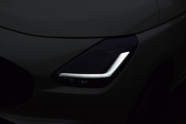 Suzuki Swift 1.2 Style Smart Hybrid|Carplay|Camera