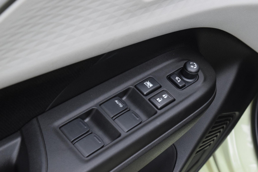 Suzuki Swift 1.2 Style Smart Hybrid|Carplay|Camera