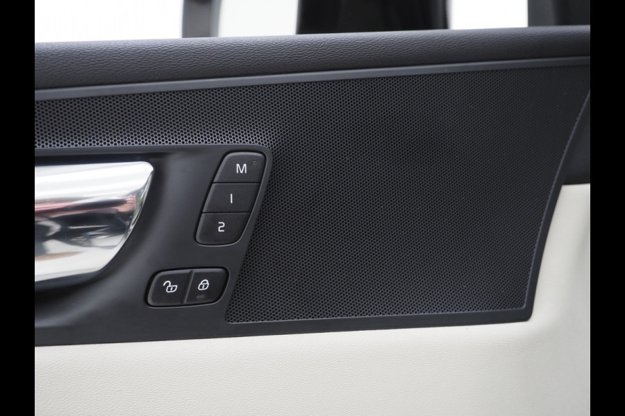 Volvo XC60 2.0 Recharge T8 AWD Inscription | Panoramadak | Pilot Assist | 360 | Memory | BLIS | Virtual | LED | Carplay