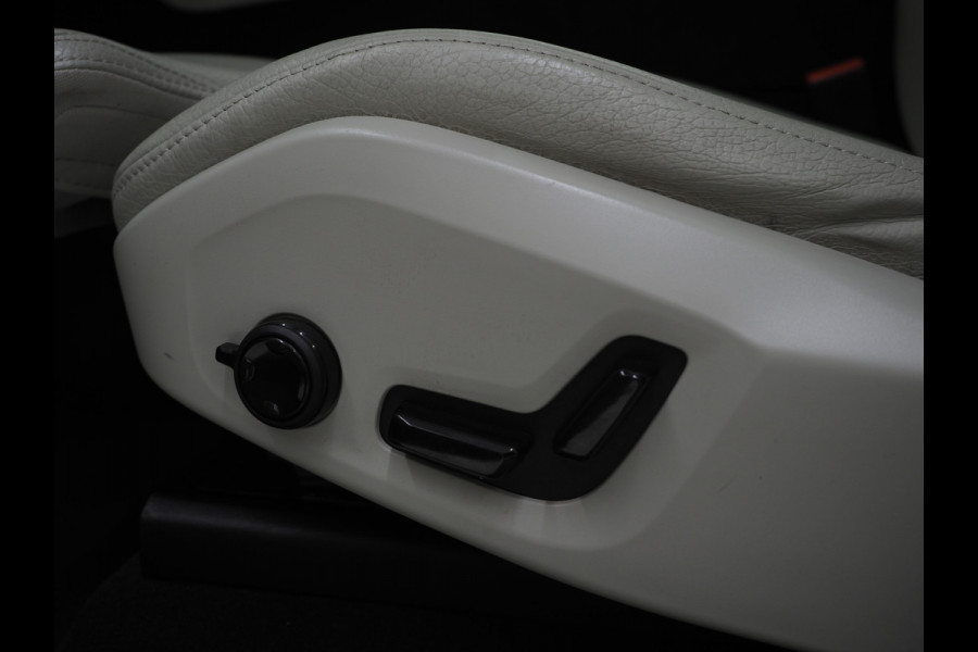 Volvo XC60 2.0 Recharge T8 AWD Inscription | Panoramadak | Pilot Assist | 360 | Memory | BLIS | Virtual | LED | Carplay