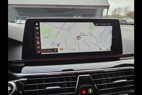 BMW 5 Serie Touring 520i High Executive Sport Line | Automaat | Trekhaak | Navi | Stoel & stuurverwarming | Camera |