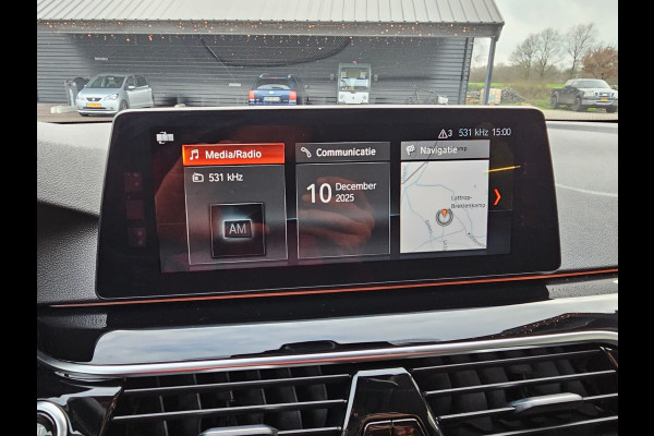 BMW 5 Serie Touring 520i High Executive Sport Line | Automaat | Trekhaak | Navi | Stoel & stuurverwarming | Camera |