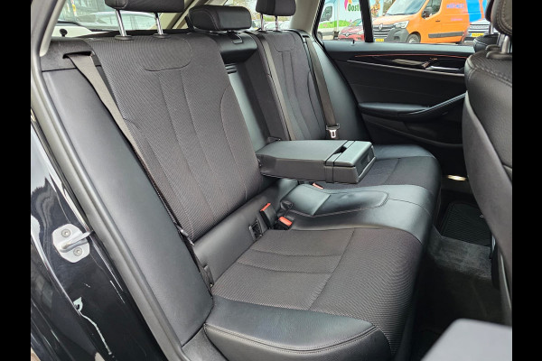BMW 5 Serie Touring 520i High Executive Sport Line | Automaat | Trekhaak | Navi | Stoel & stuurverwarming | Camera |