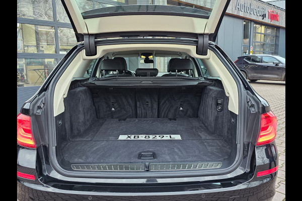 BMW 5 Serie Touring 520i High Executive Sport Line | Automaat | Trekhaak | Navi | Stoel & stuurverwarming | Camera |