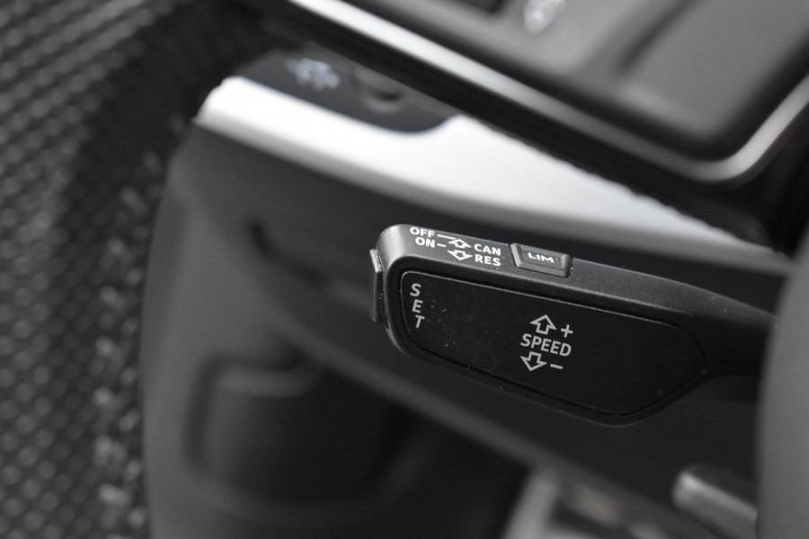 Audi A4 Limousine 2.0 TFSI S Line NAP Xenon Led DriveSelect Trekhaak StoelVw