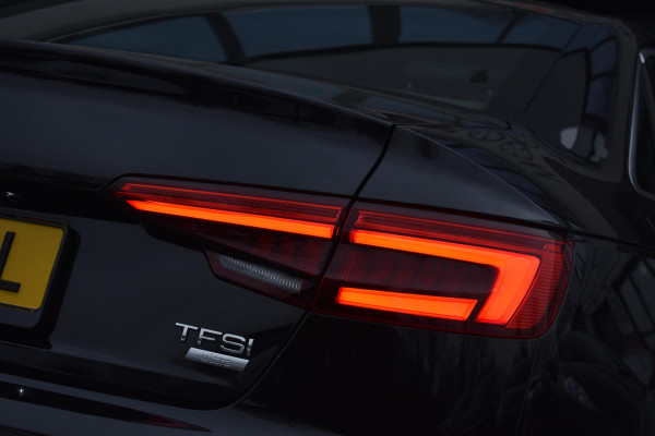 Audi A4 Limousine 2.0 TFSI S Line NAP Xenon Led DriveSelect Trekhaak StoelVw