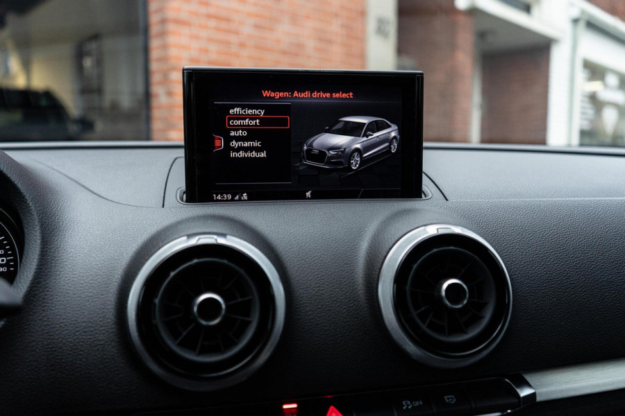 Audi A3 Limousine 35 TFSI S-Line ACC / Navi / Clima