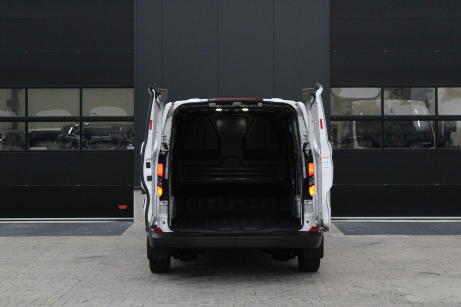 Ford Transit Custom 320 2.0 TDCI L2H1 Trend 136pk - Carplay - Android - Camera - LED koplampen - Airbag bijrijder - 70l tank - Rijklaar