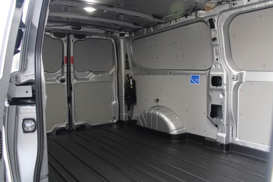 Ford Transit Custom 320 2.0 TDCI L2H1 Trend 136pk - Carplay - Android - Camera - LED koplampen - Airbag bijrijder - 70l tank - Rijklaar