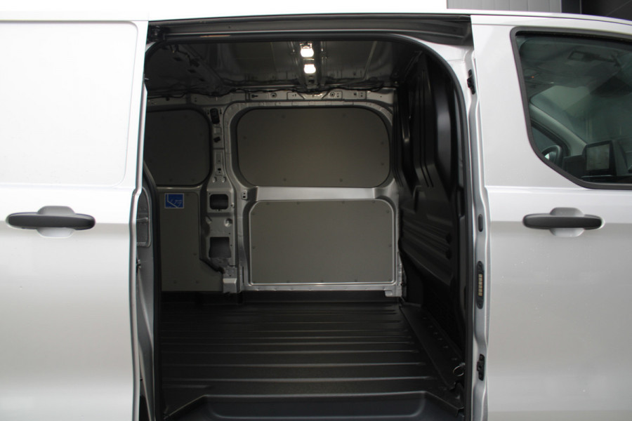 Ford Transit Custom 320 2.0 TDCI L2H1 Trend 136pk - Carplay - Android - Camera - LED koplampen - Airbag bijrijder - 70l tank - Rijklaar