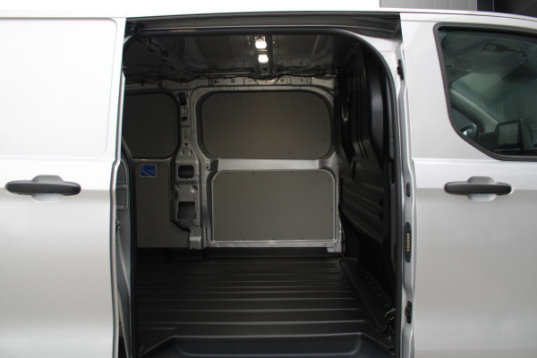 Ford Transit Custom 320 2.0 TDCI L2H1 Trend 136pk - Carplay - Android - Camera - LED koplampen - Airbag bijrijder - 70l tank - Rijklaar