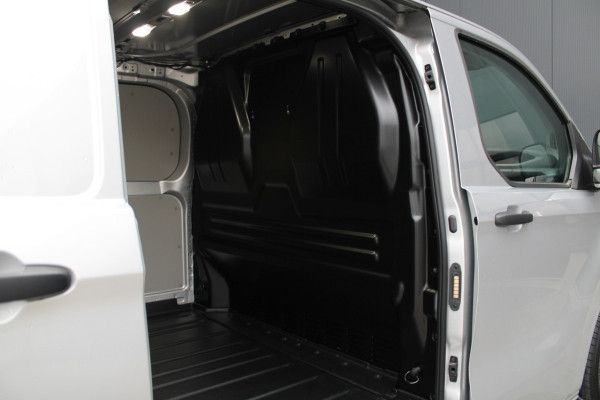 Ford Transit Custom 320 2.0 TDCI L2H1 Trend 136pk - Carplay - Android - Camera - LED koplampen - Airbag bijrijder - 70l tank - Rijklaar