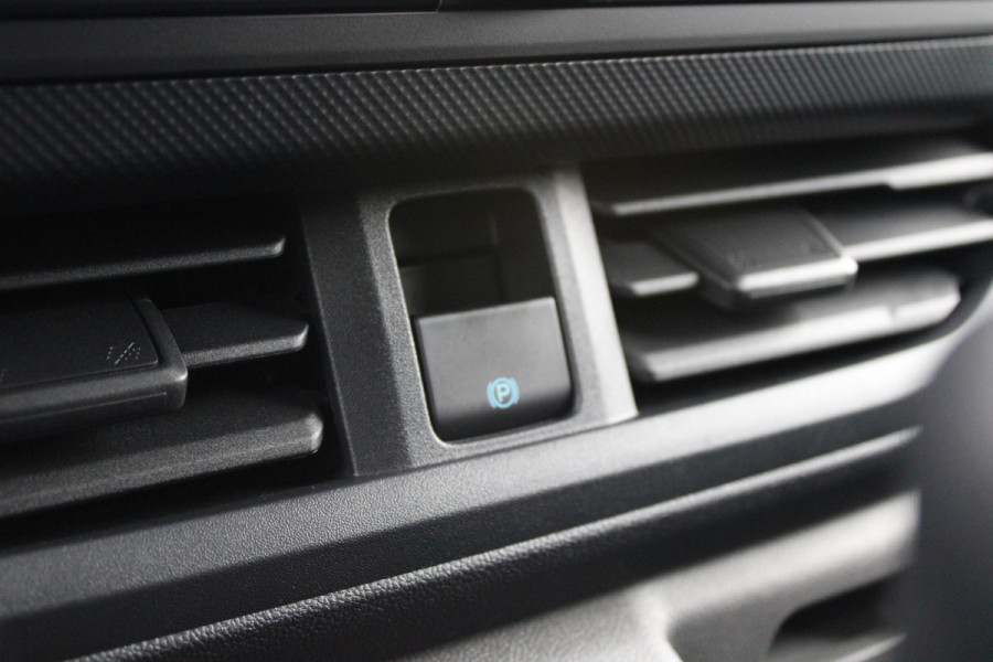 Ford Transit Custom 320 2.0 TDCI L2H1 Trend 136pk - Carplay - Android - Camera - LED koplampen - Airbag bijrijder - 70l tank - Rijklaar