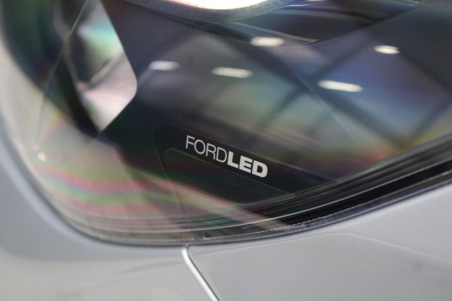 Ford Transit Custom 320 2.0 TDCI L2H1 Trend 136pk - Carplay - Android - Camera - LED koplampen - Airbag bijrijder - 70l tank - Rijklaar