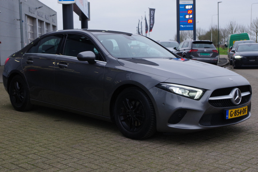Mercedes-Benz A-Klasse 200 164 PK Automaat Business Solution, Groot-Navigatie, Stoelverwarming