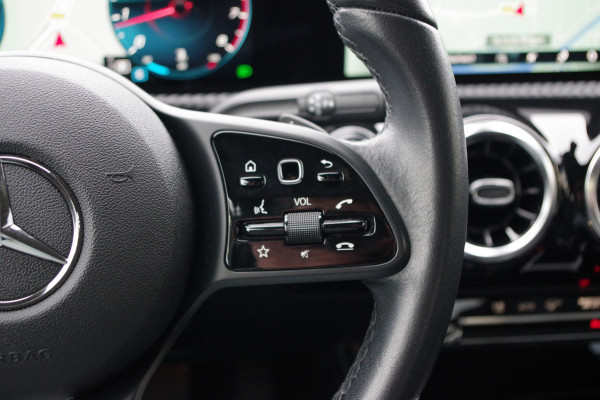 Mercedes-Benz A-Klasse 200 164 PK Automaat Business Solution, Groot-Navigatie, Stoelverwarming